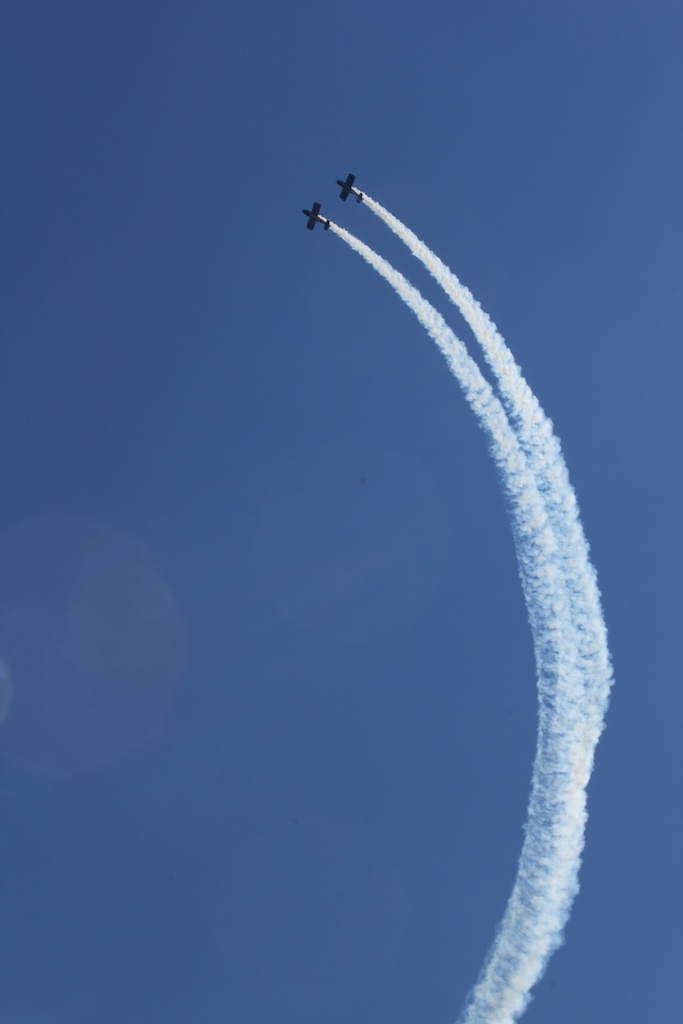 Now them's some smoke trails. About damned time.