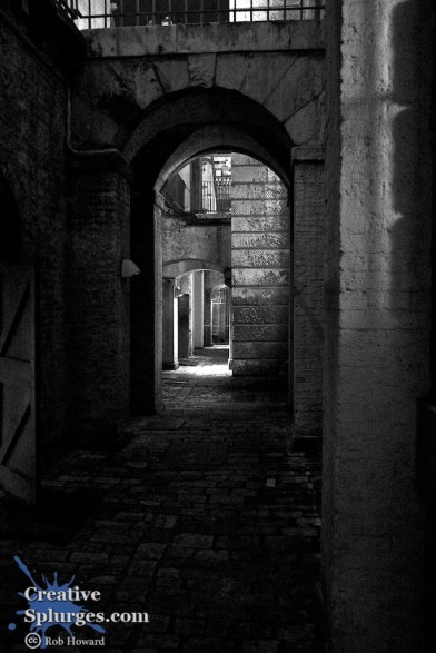 Monochrome 1/30sec, f/3.5, ISO 5000, exposure bias -2.0, 20mm