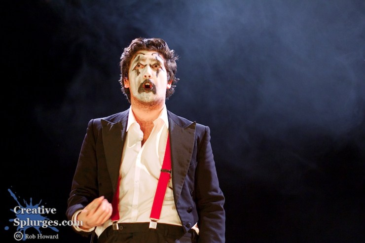 1/200sec, f/1.8, ISO 2000, exposure bias -0.33, 50mm