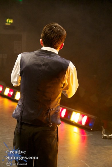 1/80sec, f/5, ISO 3200, exposure bias -0.67, 53mm