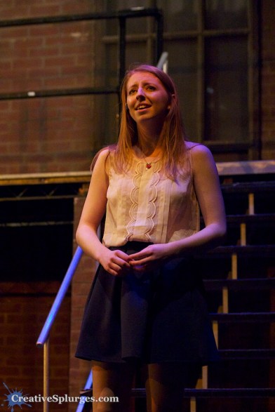 1/160sec, f/4, ISO 6400, exposure bias -1.0, 70mm