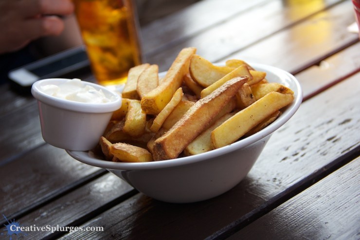 1/250sec, f/5, ISO 200, 52mm