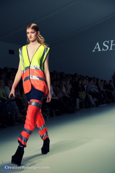 1/400sec, f/5, ISO 800, 48mm