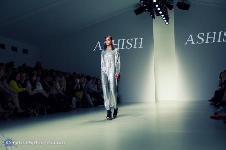 1/400sec, f/4.5, ISO 800, 18mm