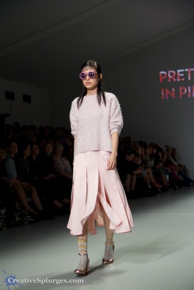 1/400sec, f/5, ISO 800, 48mm