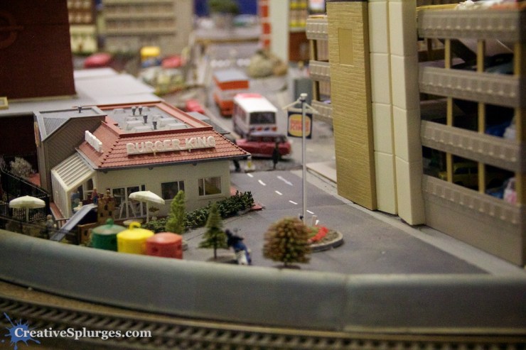 1/250, f/5, ISO 5000, 44mm