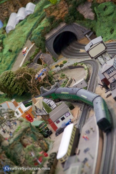 1/125, f/5.6, ISO 5000, 135mm