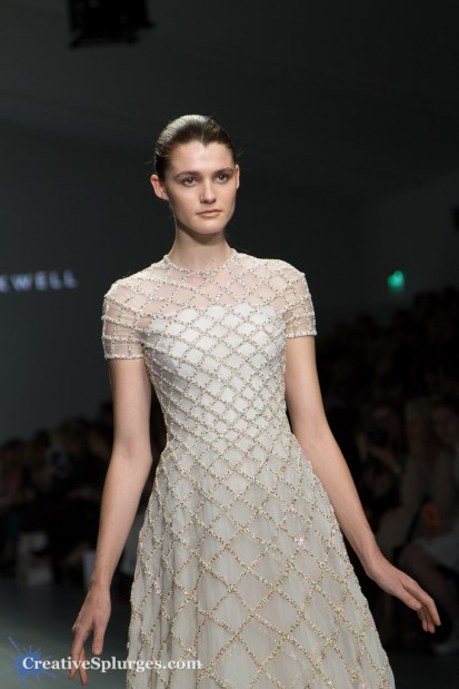 1/400sec, f/4, ISO 800, 105mm