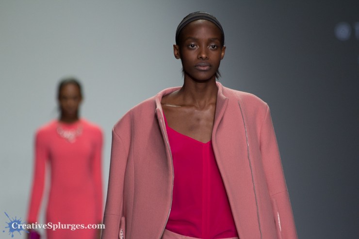 1/400sec, f/5.6, ISO 800, 300mm