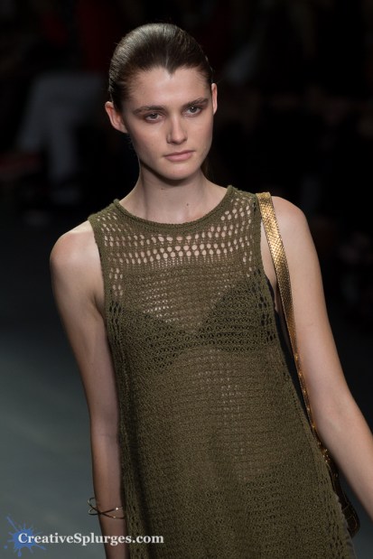 1/400sec, f/5.6, ISO 800, 210mm