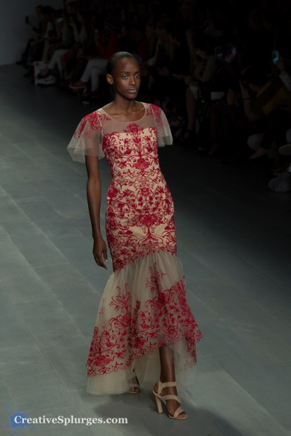 1/400sec, f/5.6, ISO 800, 85mm