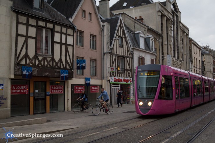 1/320sec, f/4, ISO 1000, 24mm