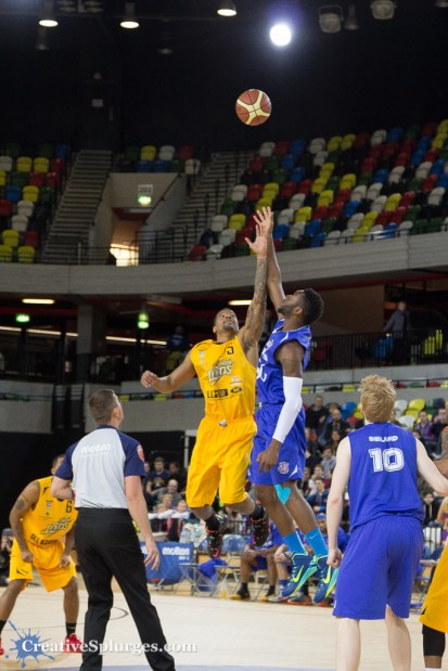 1/320sec, f/4, ISO 1600, 70mm