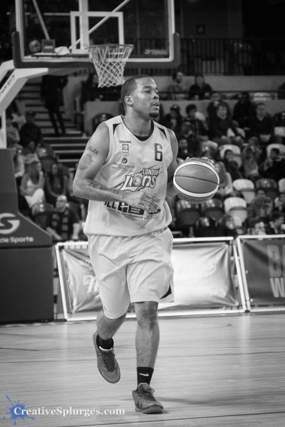 1/640sec, f/4, ISO 1600, 105mm