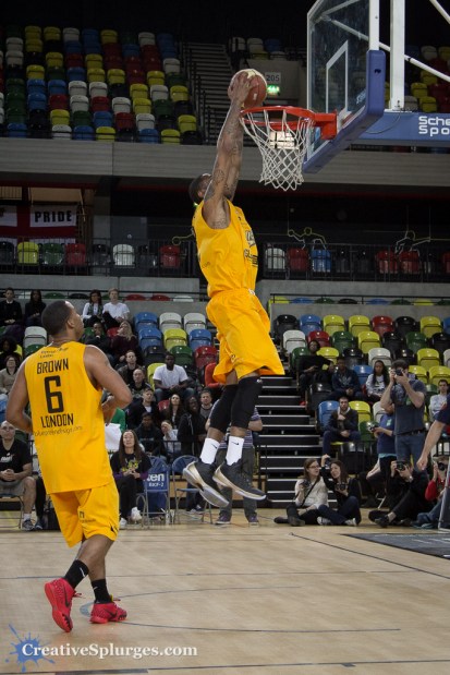 1/500sec, f/4, ISO 1600, 40mm