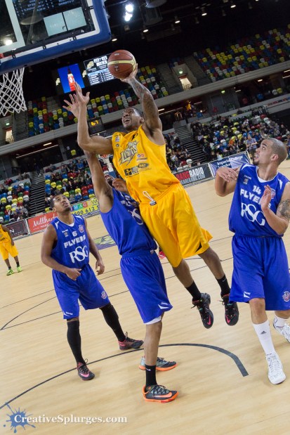 1/640sec, f/4, ISO 1600, 24mm