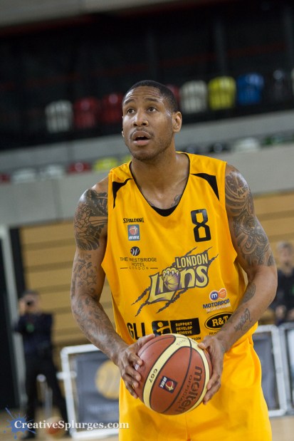 1/500sec, f/5, ISO 3200, 150mm