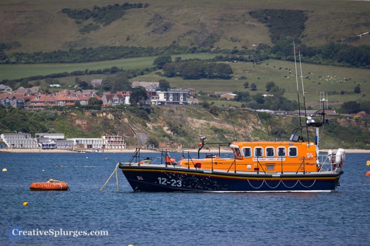 1/1000, f/5, ISO 100, 165mm