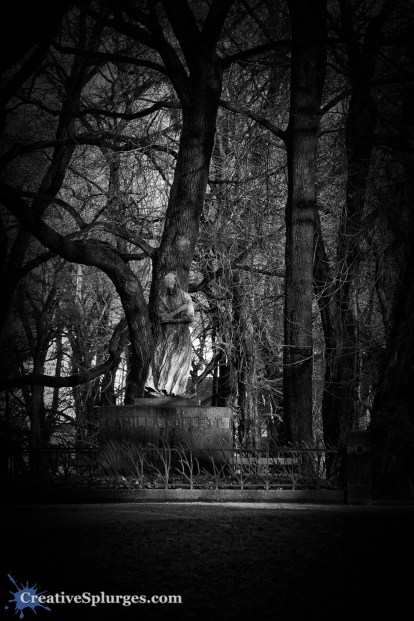 1/100, f/4, ISO 100, 105mm