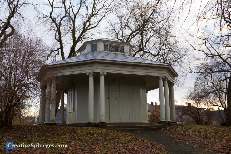 1/125, f/4, ISO 320, 24mm